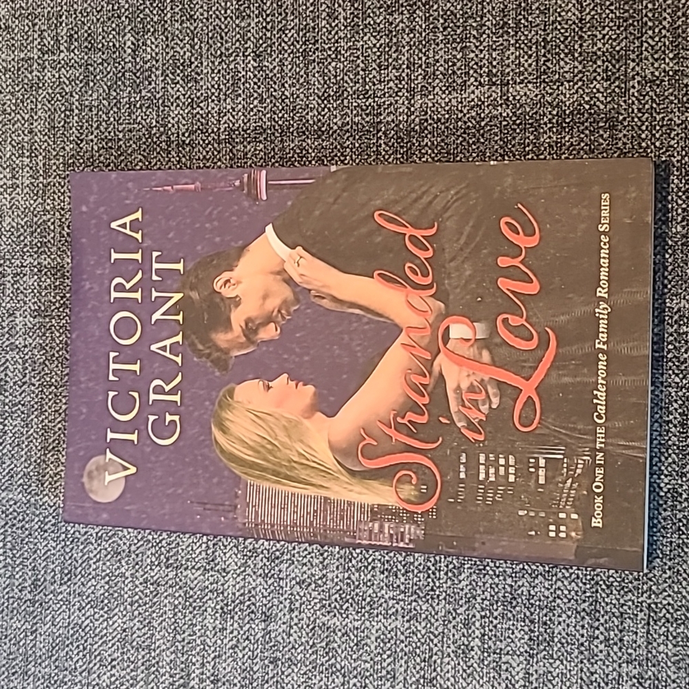 Stranded in Love - Victoria Grant